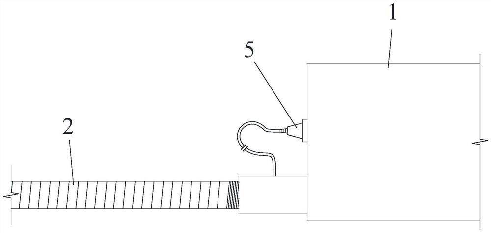 Manual argon tungsten-arc welding efficient welding combined device capable of automatically feeding fine welding wires and method