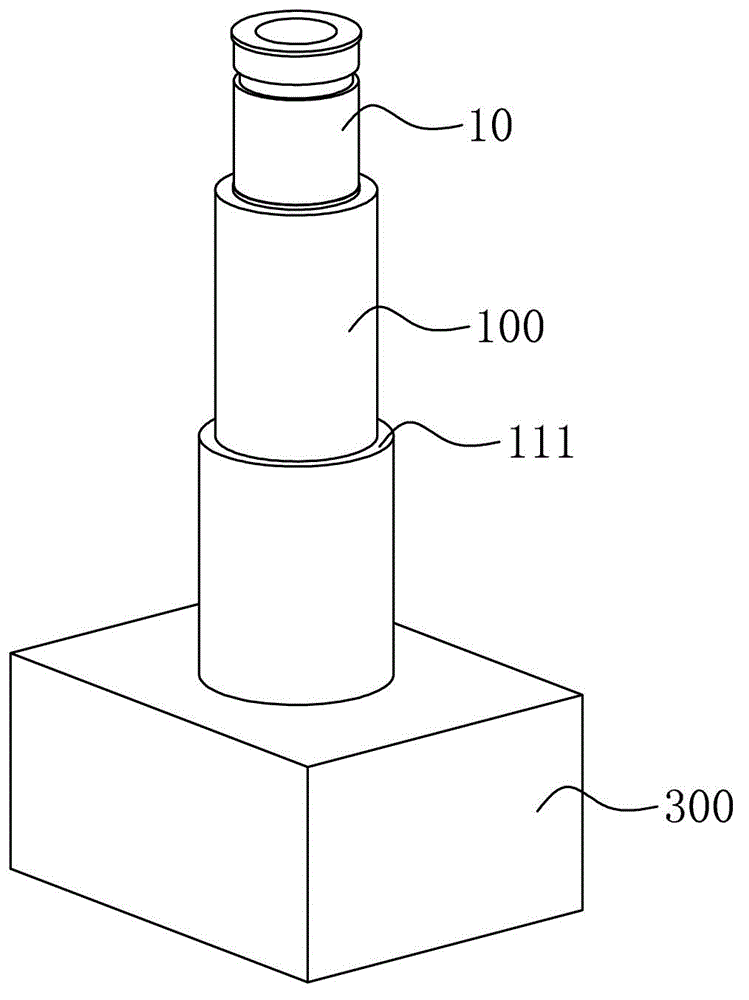 Intra-mode automatic nut assembling structure