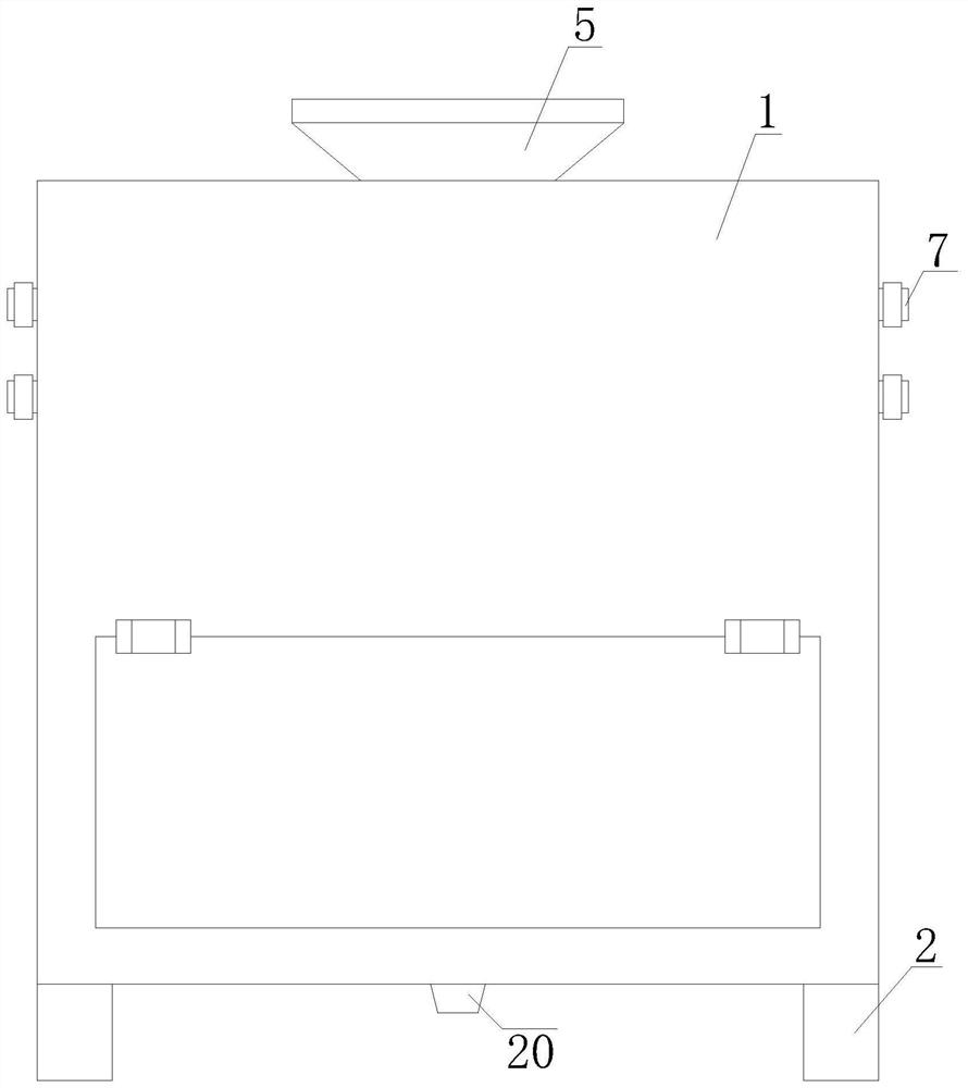 Novel raw material crushing device for hollow brick production