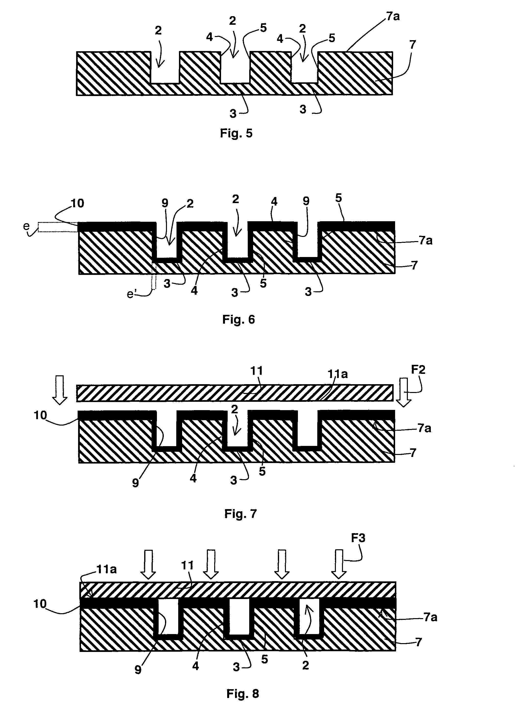 Method for fabricating a microfluidic component comprising at least one microchannel filled with nanostructures