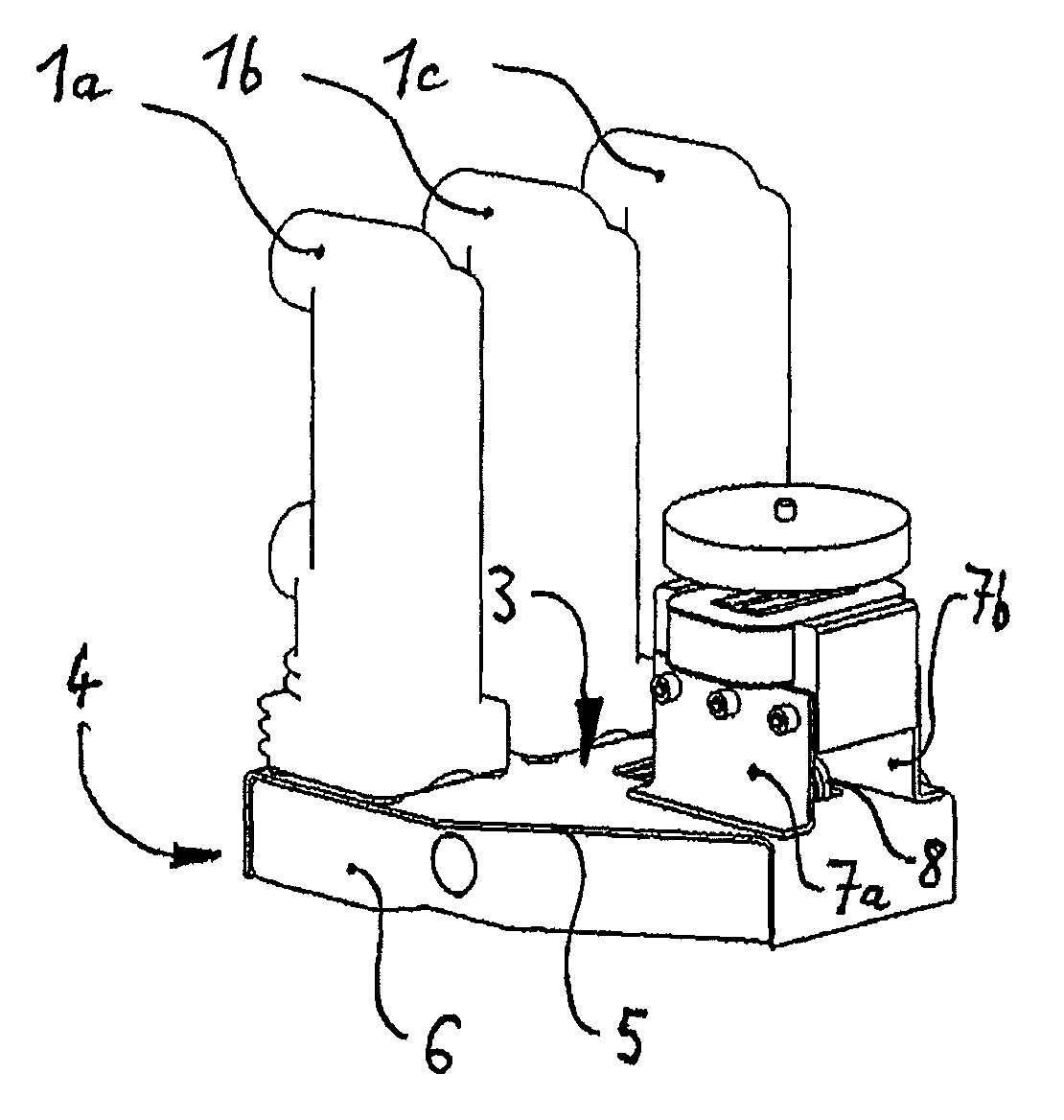 Medium voltage circuit breaker arrangement