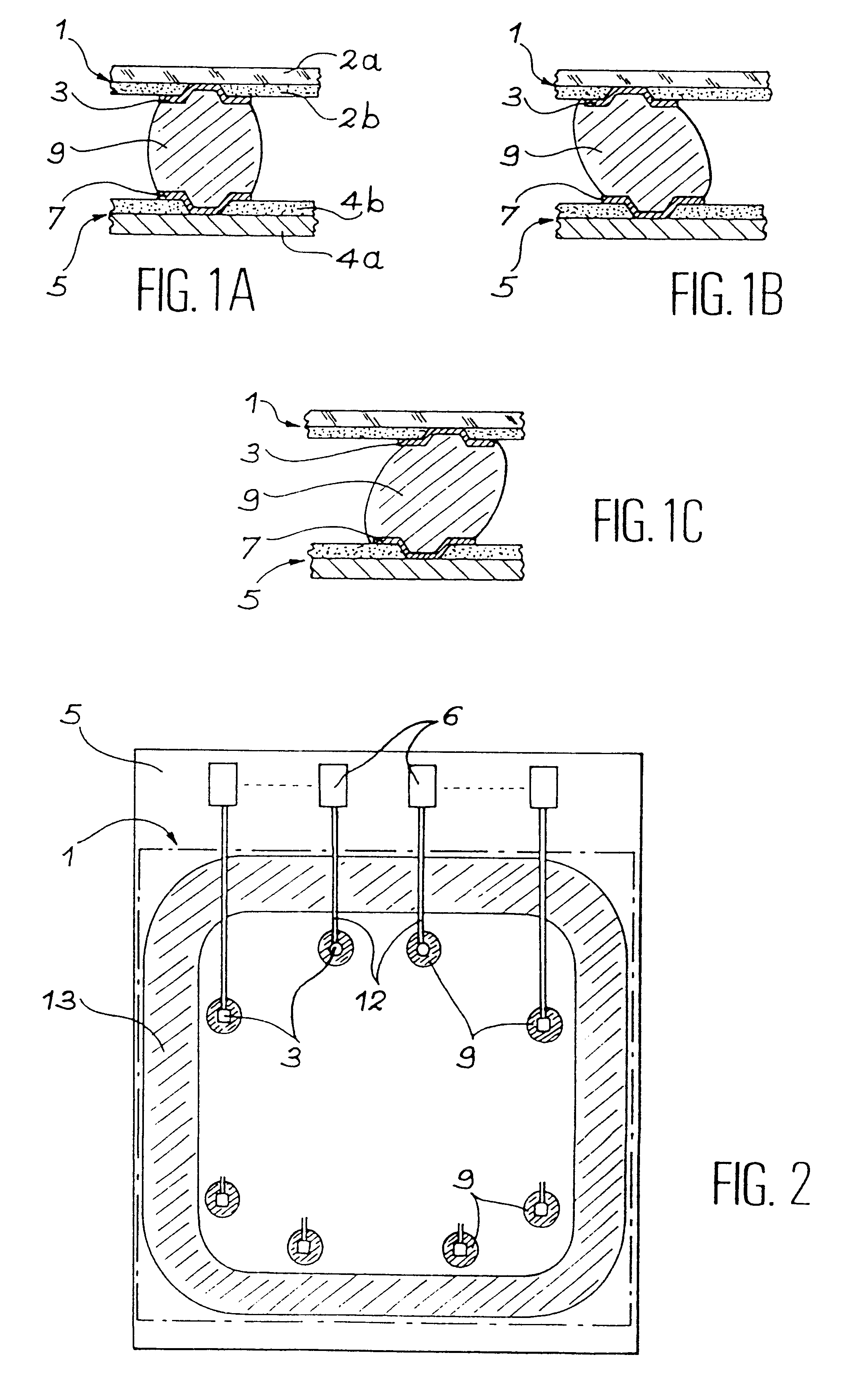 Process for producing a sealing and mechanical strength ring between a substrate and a chip hybridized by bumps on the substrate