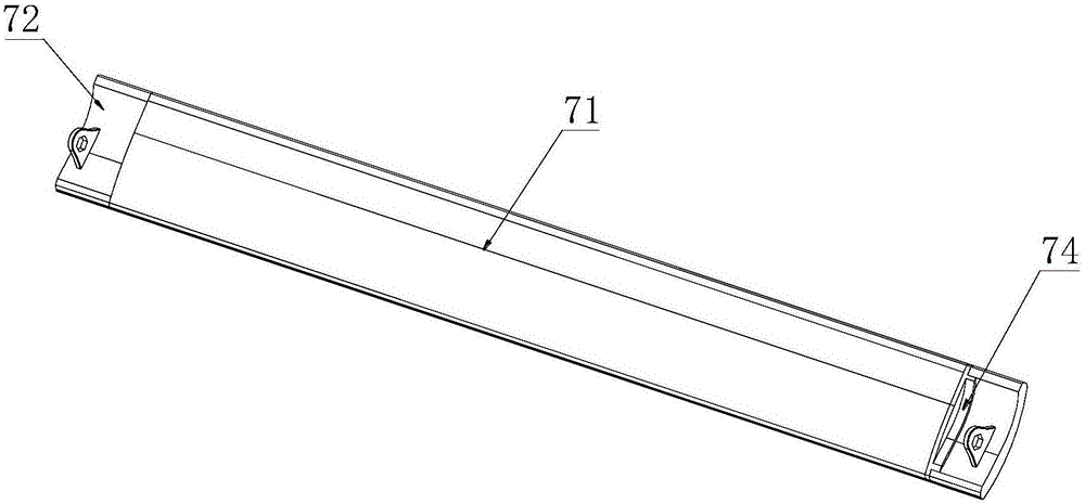 Air conditioner and air deflector of air conditioner