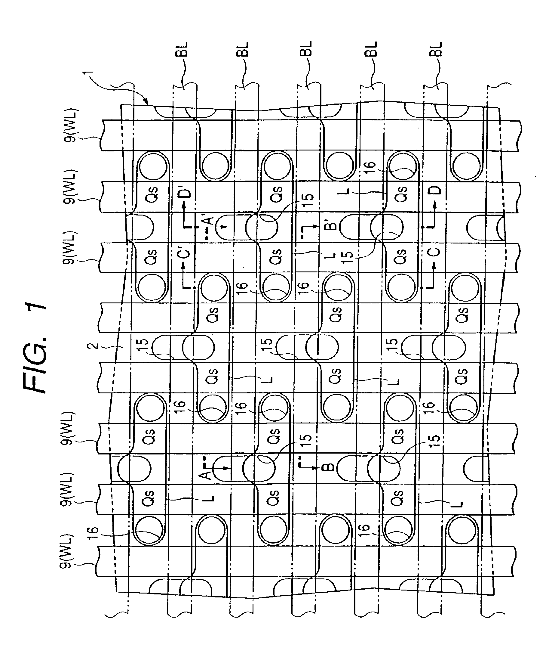 Semiconductor integrated circuit device and the process of manufacturing the same for reducing the size of a memory cell by making the width of a bit line than a predetermined minimum size