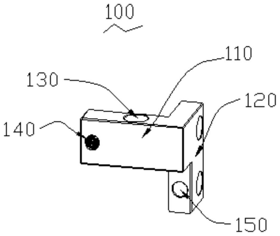 Dislocation adjusting device for cylinder combination