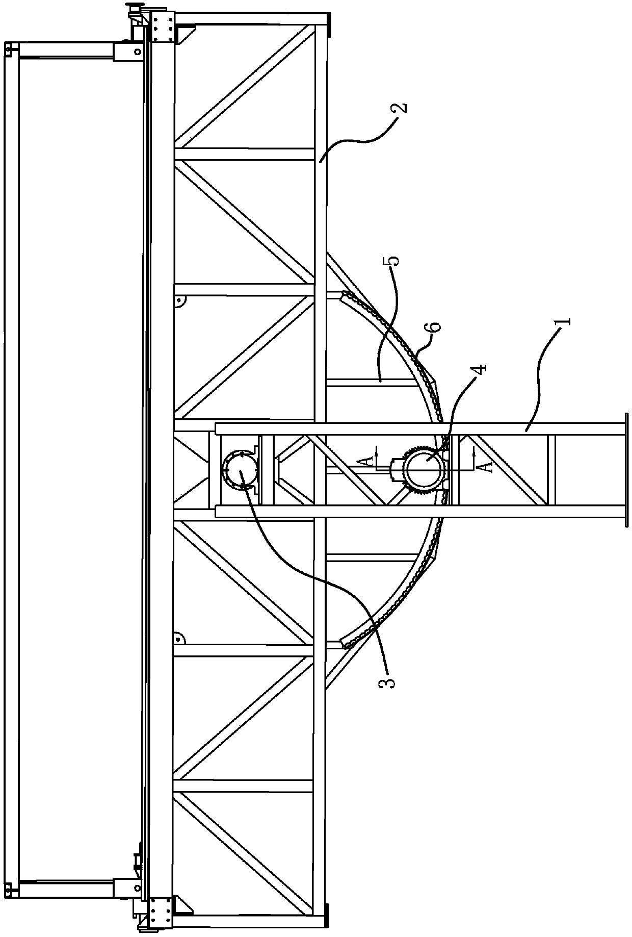 Swing driving structure of roll plastic molding machine