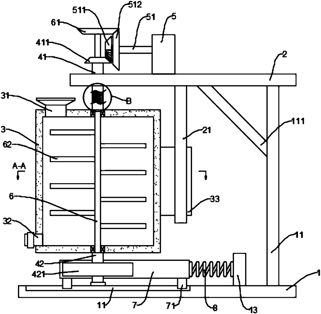 Feed mixing device capable of preventing material from being attached on inner wall by utilizing impact