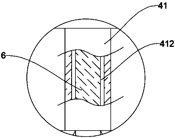 Feed mixing device capable of preventing material from being attached on inner wall by utilizing impact