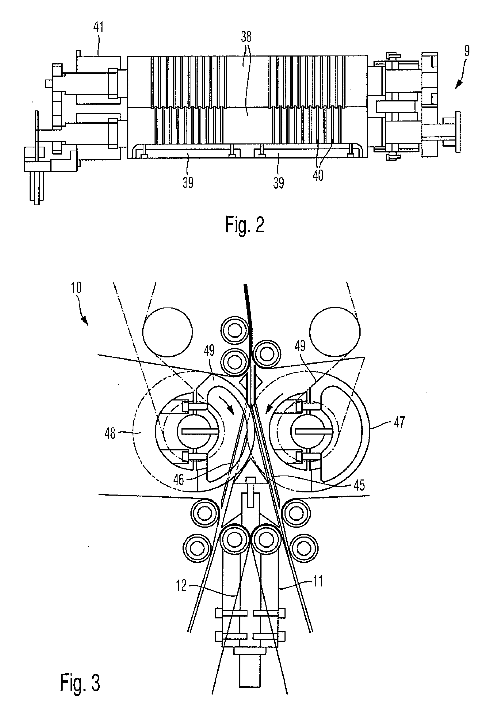 Apparatus For Producing Longitudinally Folded Products