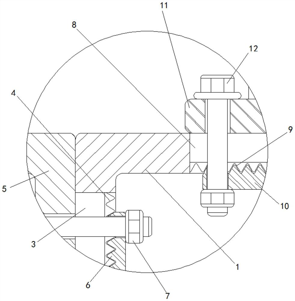 A connection and installation structure of solar modules