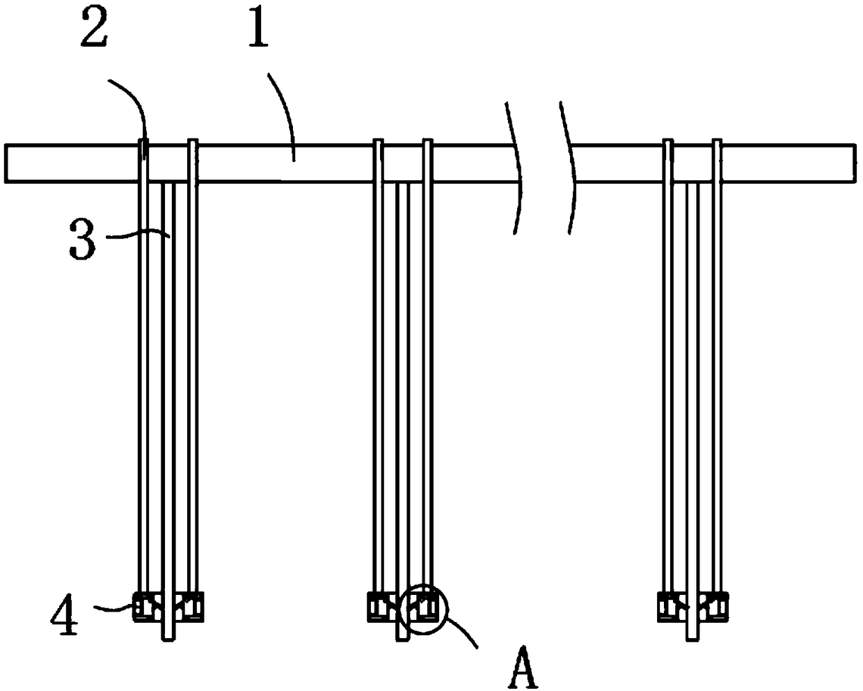 Auxiliary tool for airing men's shirts