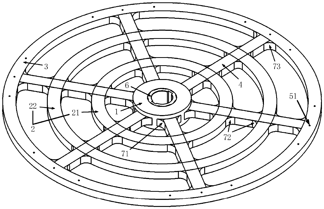 Foam-sandwich carbon fiber flywheel and manufacturing method thereof