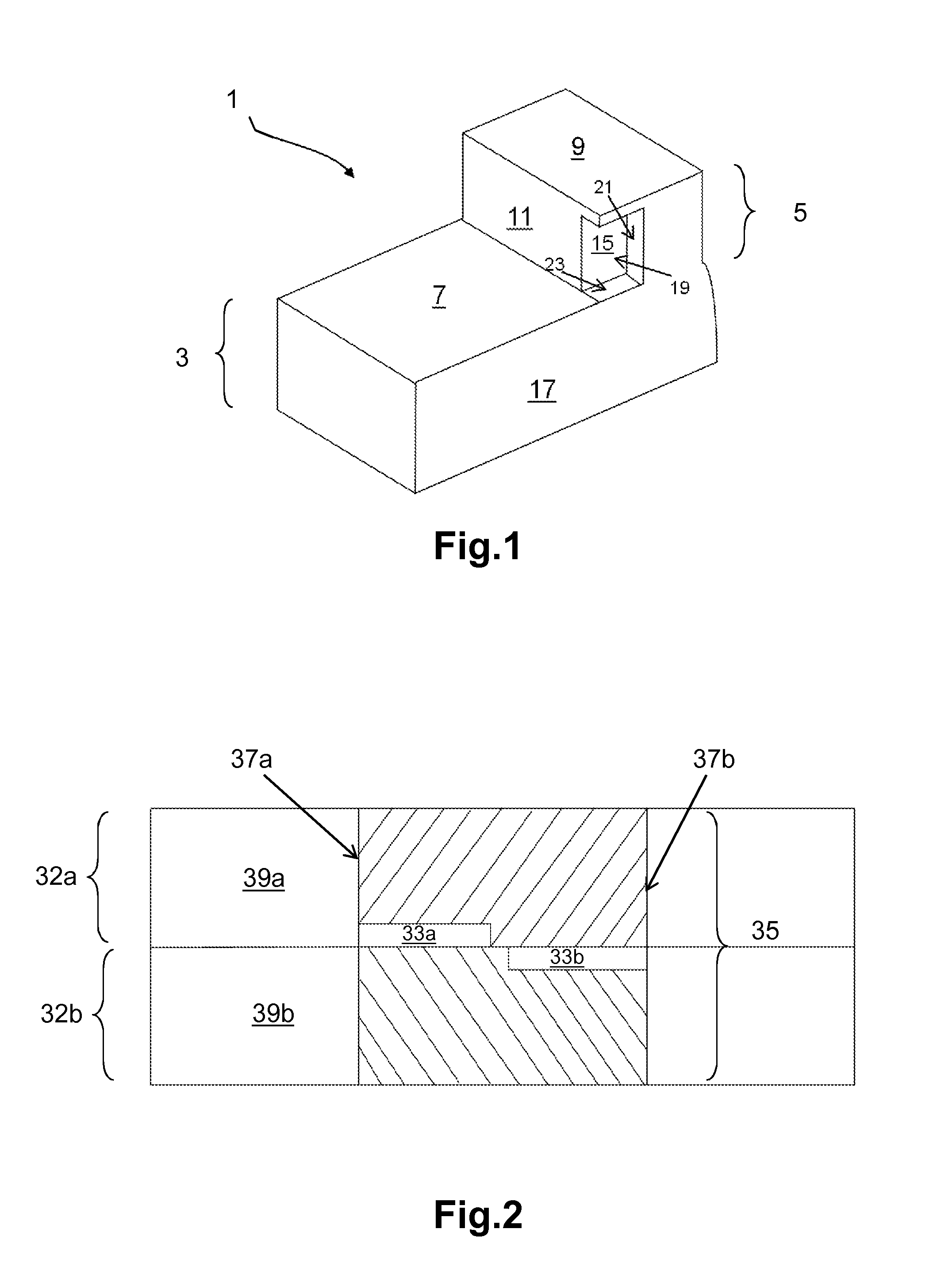 Mold for vulcanizing a tire tread, comprising at least one added element in a cord