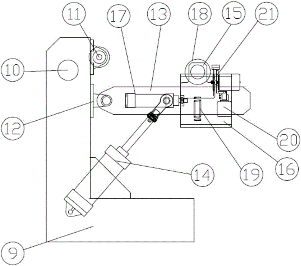 Automatic oblique arm type shaft replacing device and winding method thereof