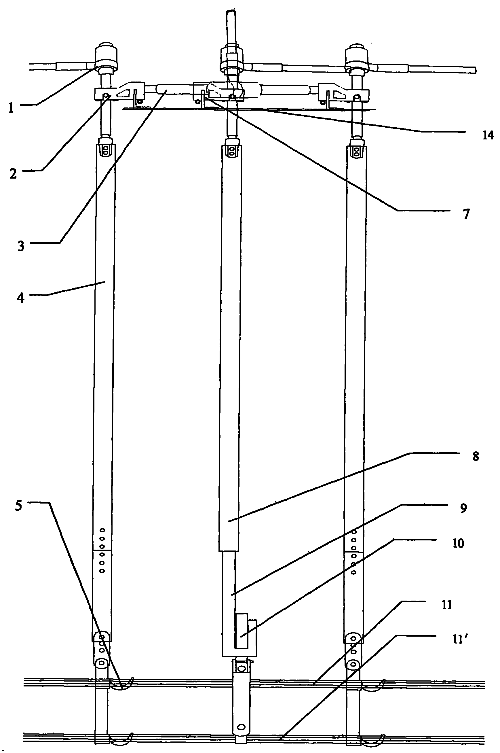 Tool for live replacement of 220kV line 'V' string insulator and method