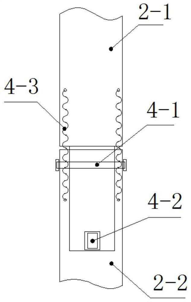 Fighting training dummy and working method thereof