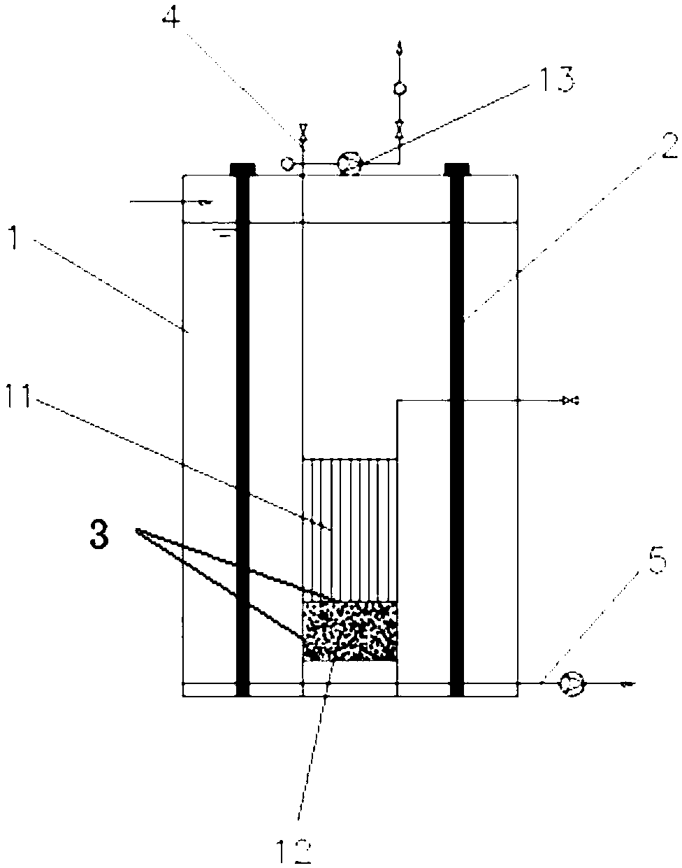 Catalytic ceramic membrane reactor