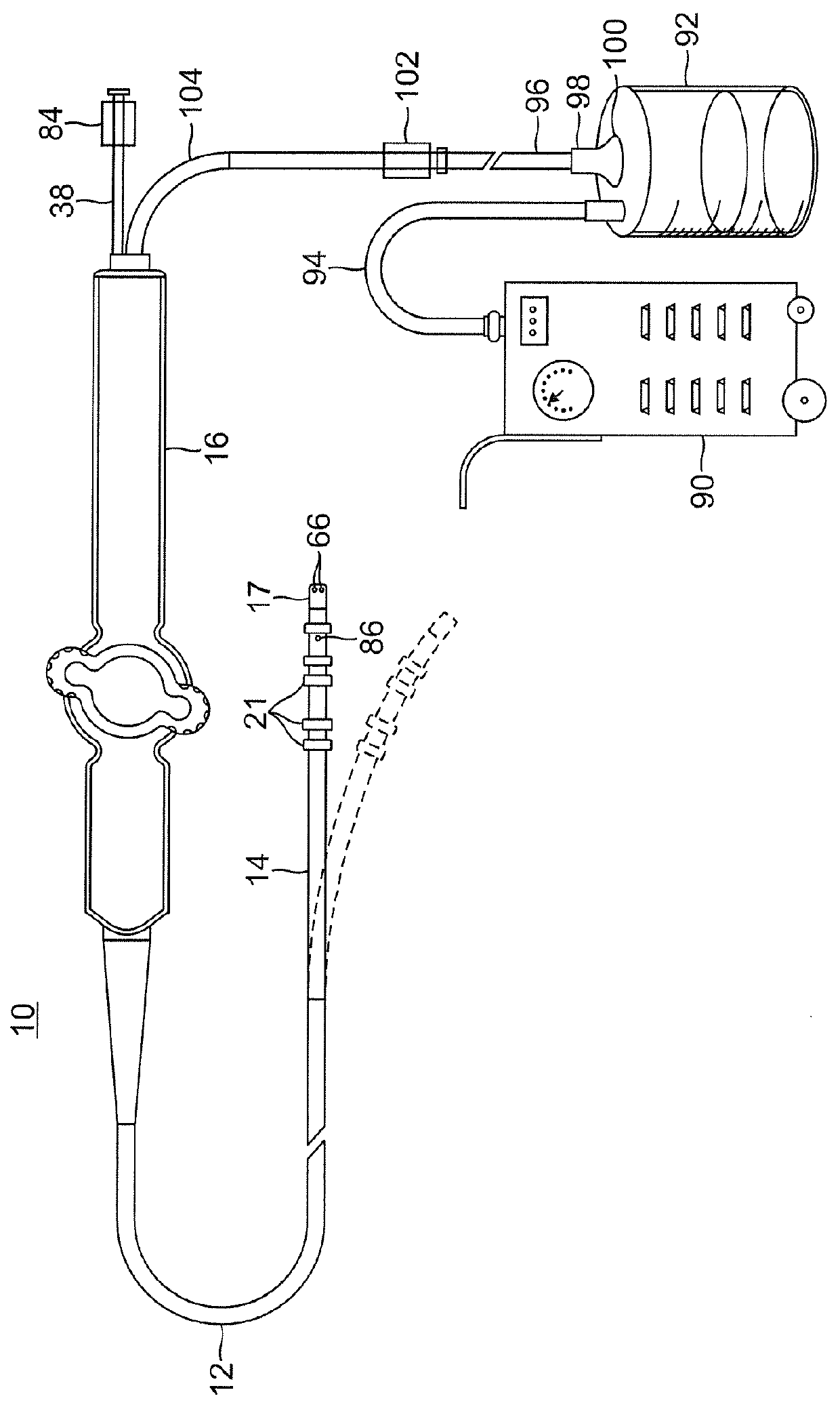 Irrigated catheter with fluid evacuation