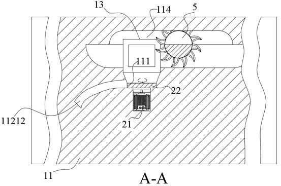 Intelligent multi-stage crushing and screening device for raw materials for asphalt concrete production