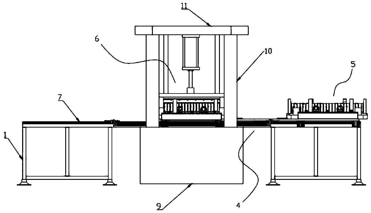 Insertion fin assembly equipment of radiator shell applied to 5G base station