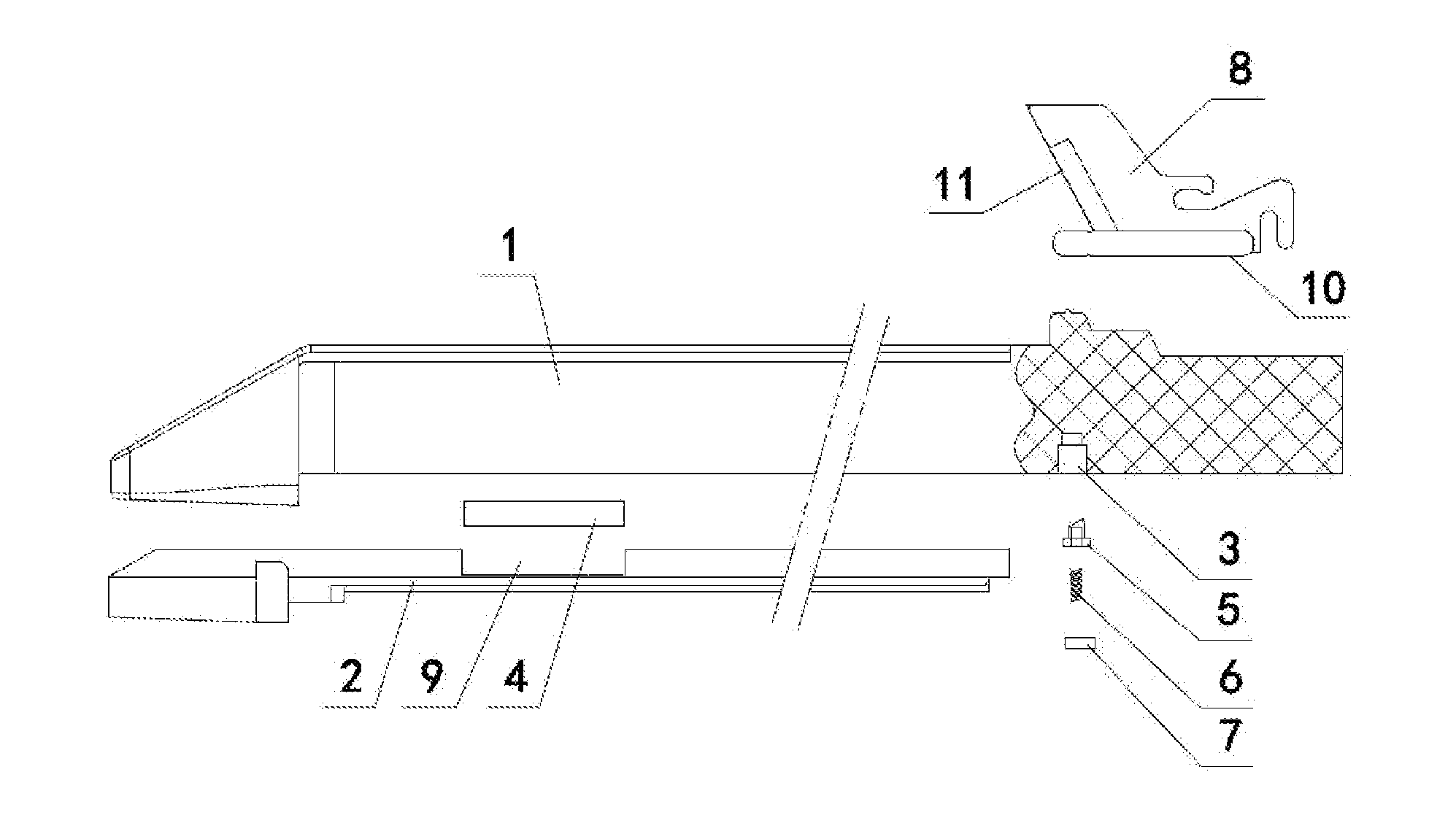 Staple chamber assembly and linear surgical stitching device using said staple chamber assembly