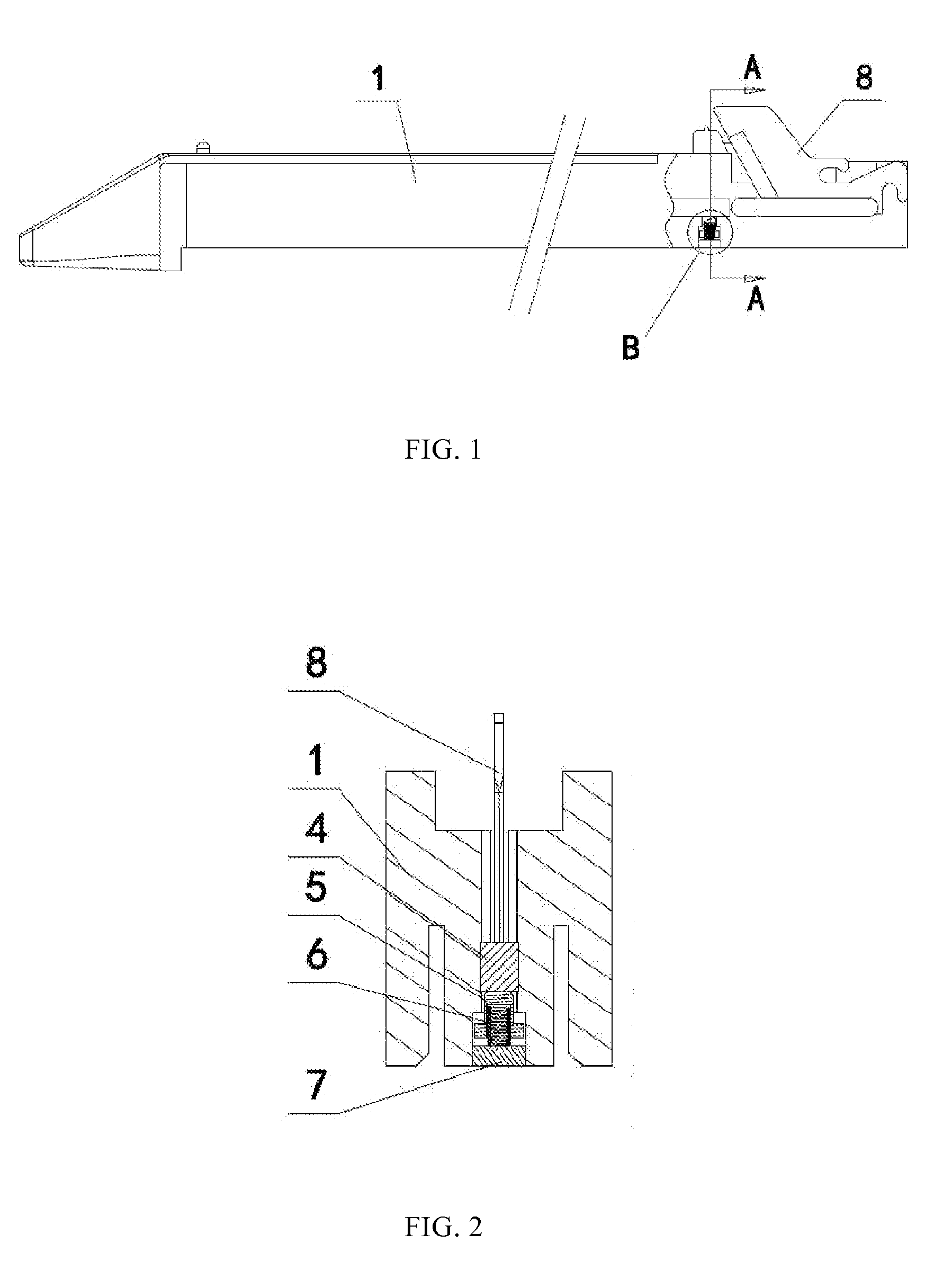 Staple chamber assembly and linear surgical stitching device using said staple chamber assembly