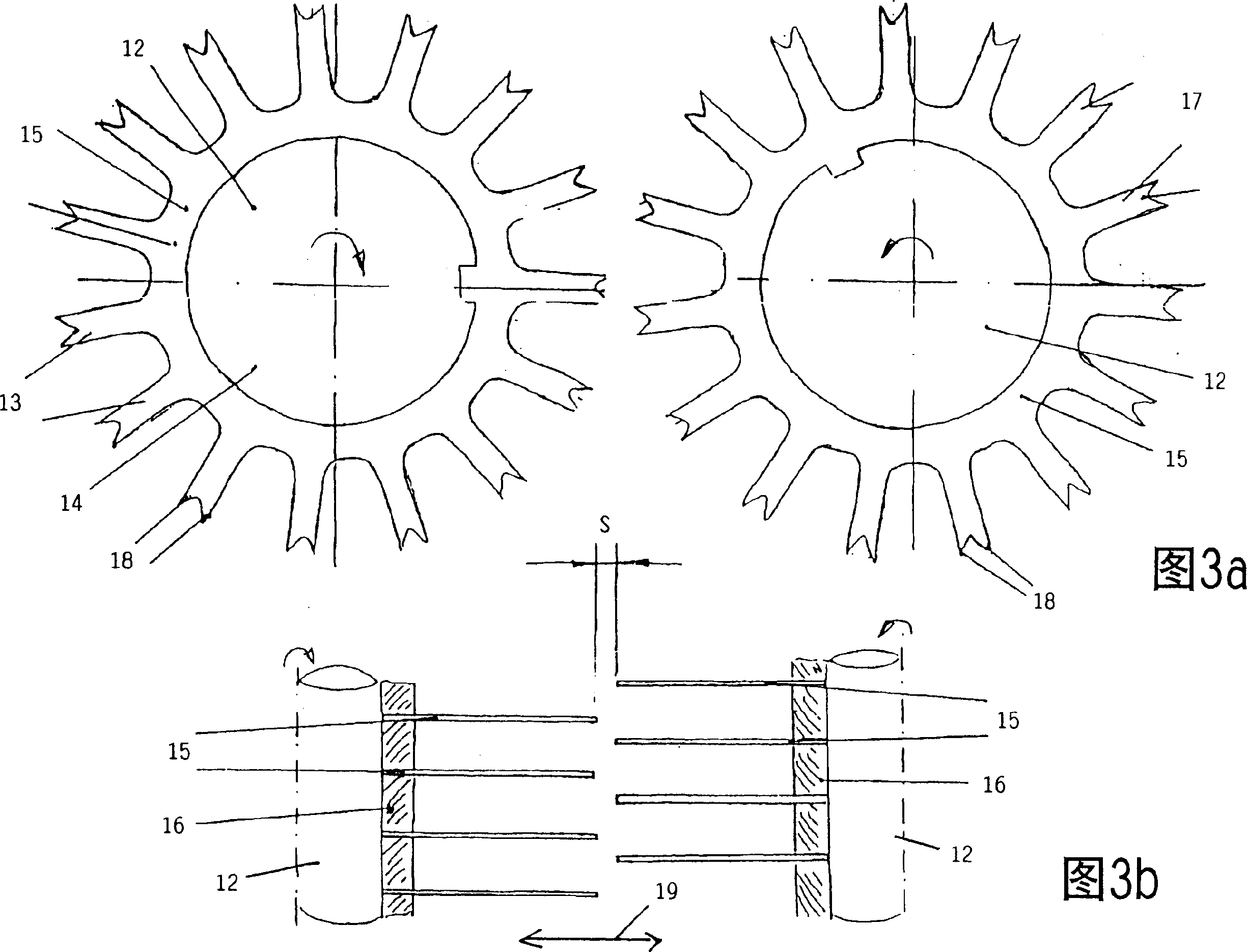 Device for distributing granular material onto a continuously travelling support and bunker for granular material