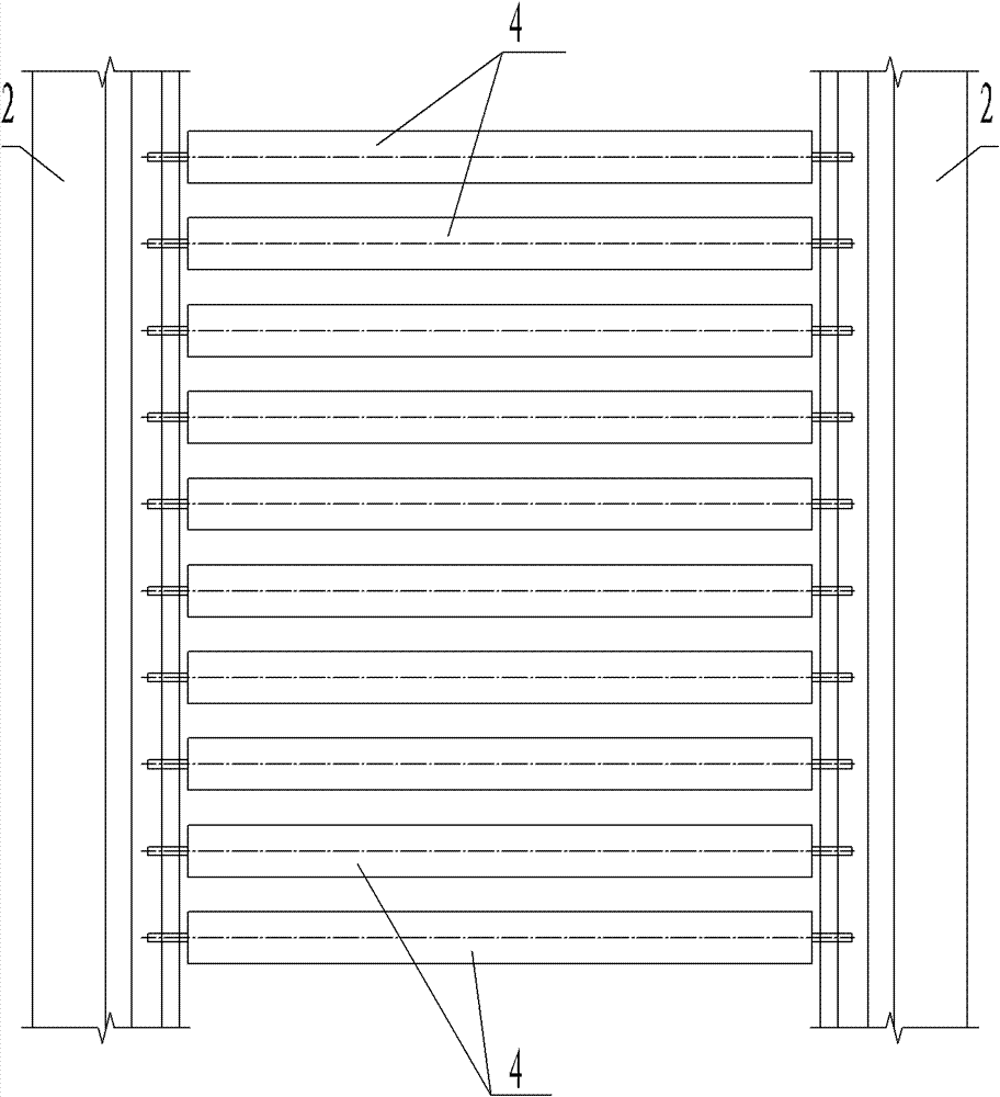 Auxiliary device and method used for laying tunnel waterproofing plates