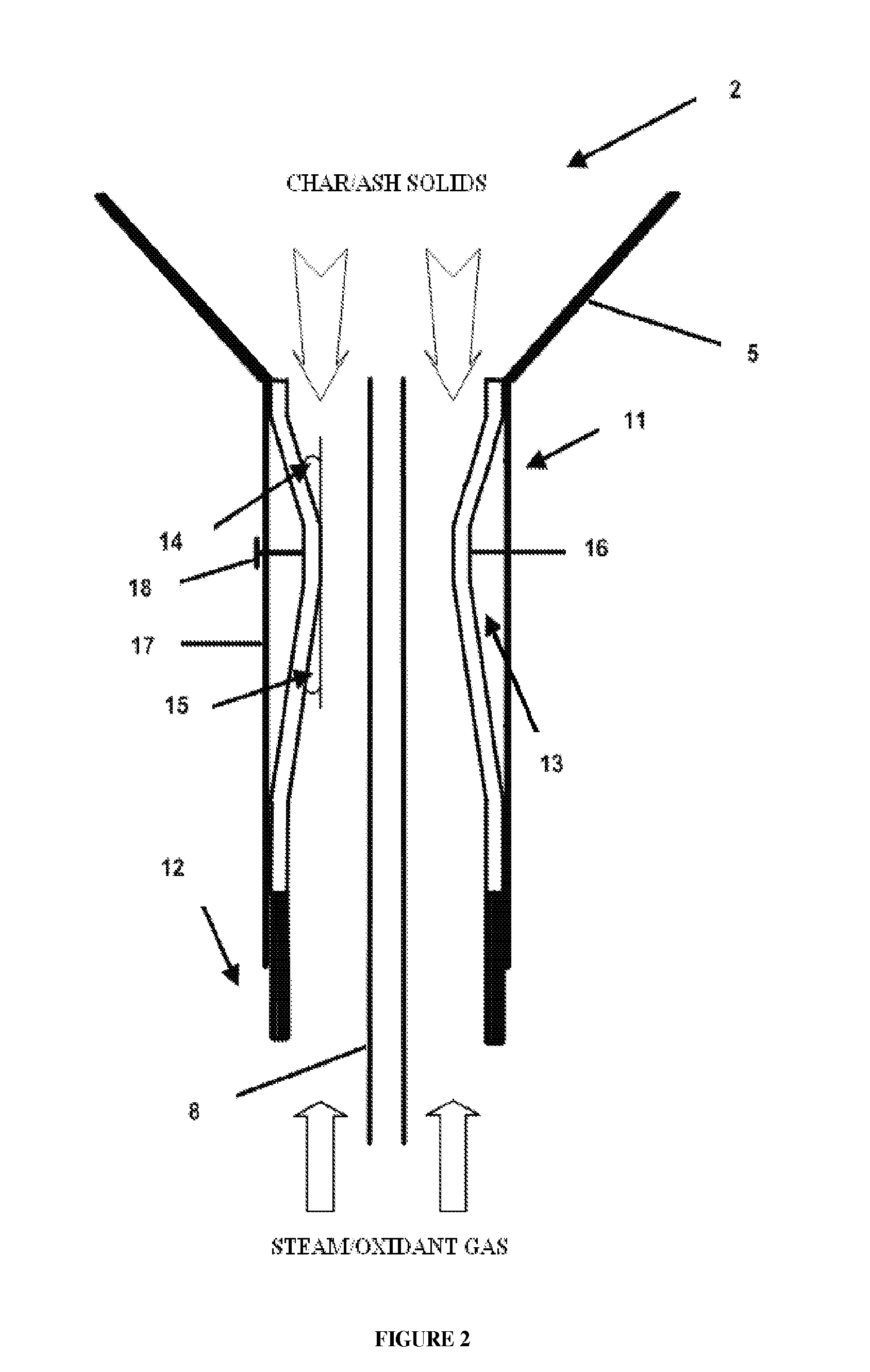 Fluidized bed gasifier with solids discharge and classification device