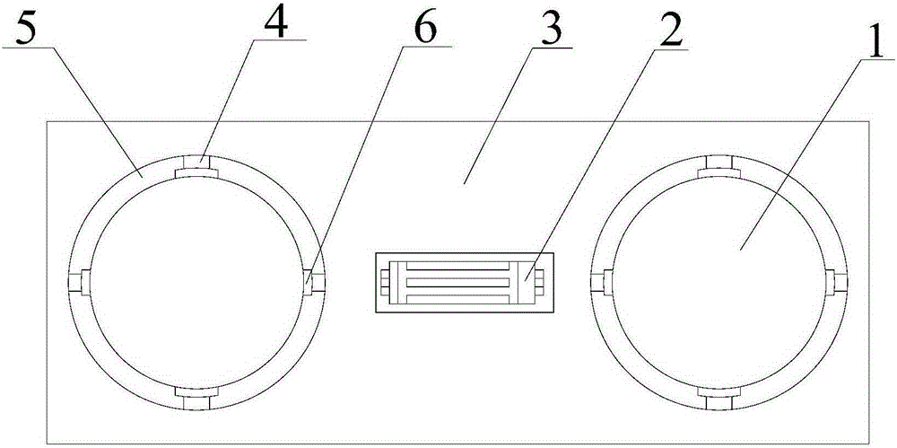 Vibrating feeding device of tablet press