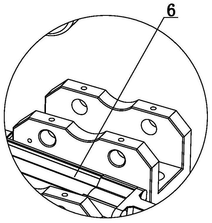 A device for removing dirt from the neck of an ink roller