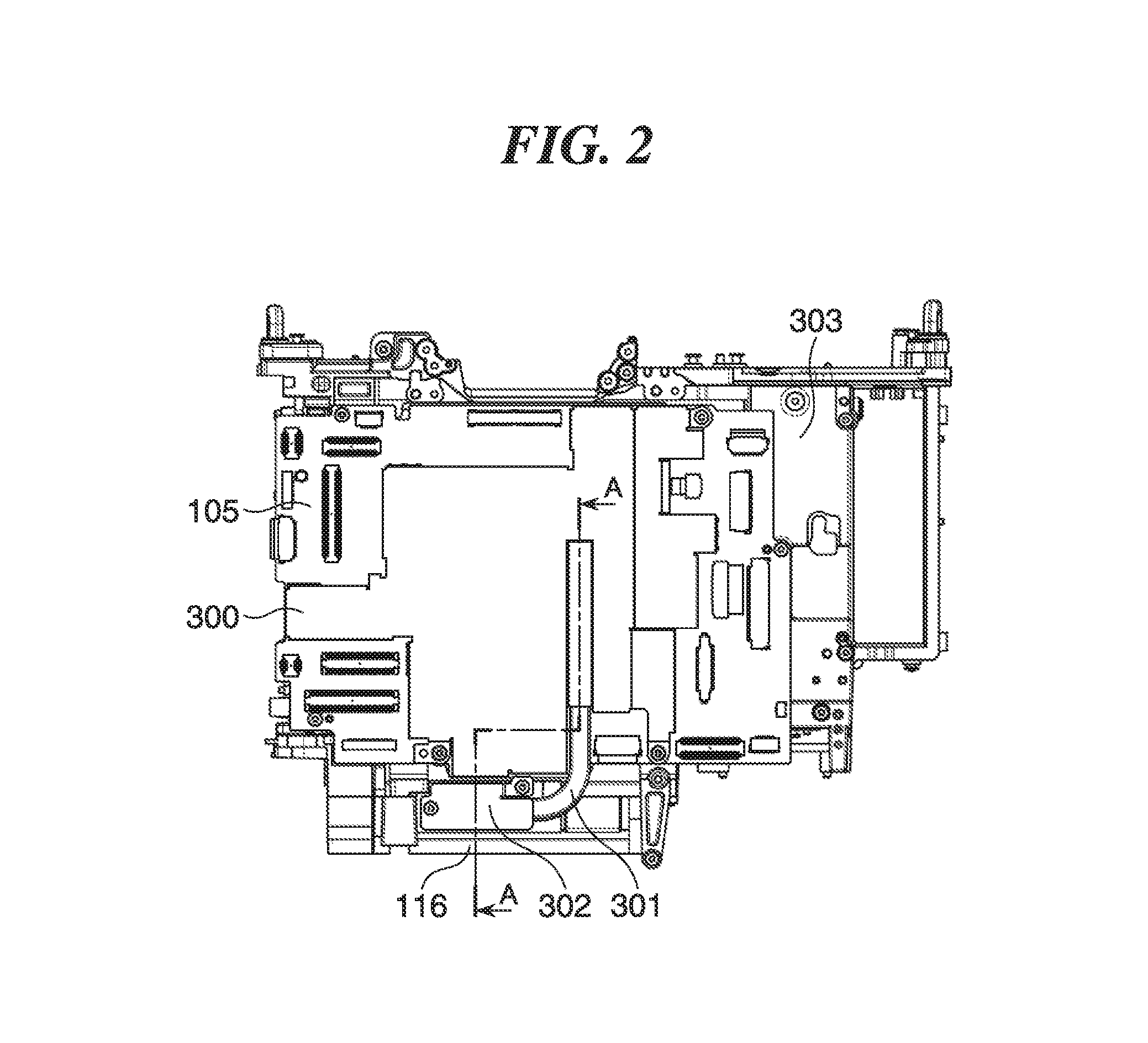 Electronic apparatus capable of efficient and uniform heat dissipation