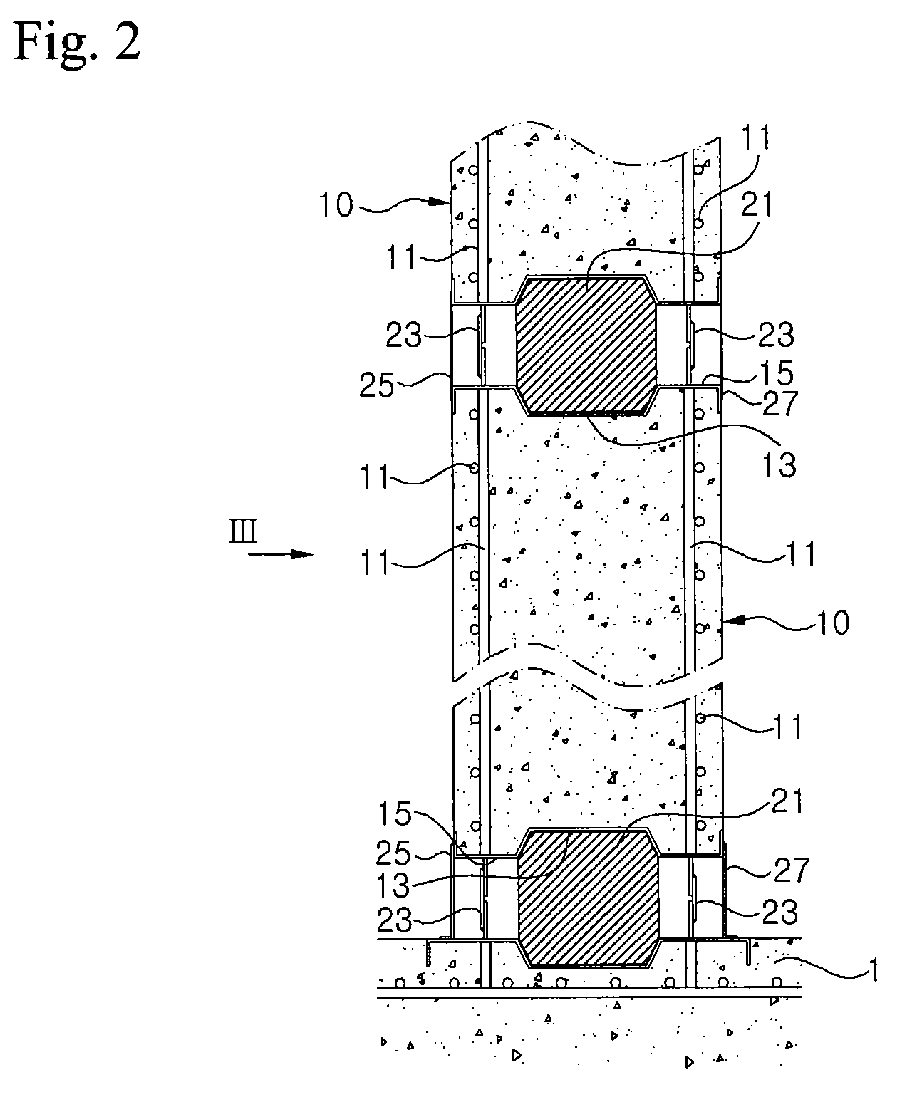 Method of constructing liquefied gas storage tank on land