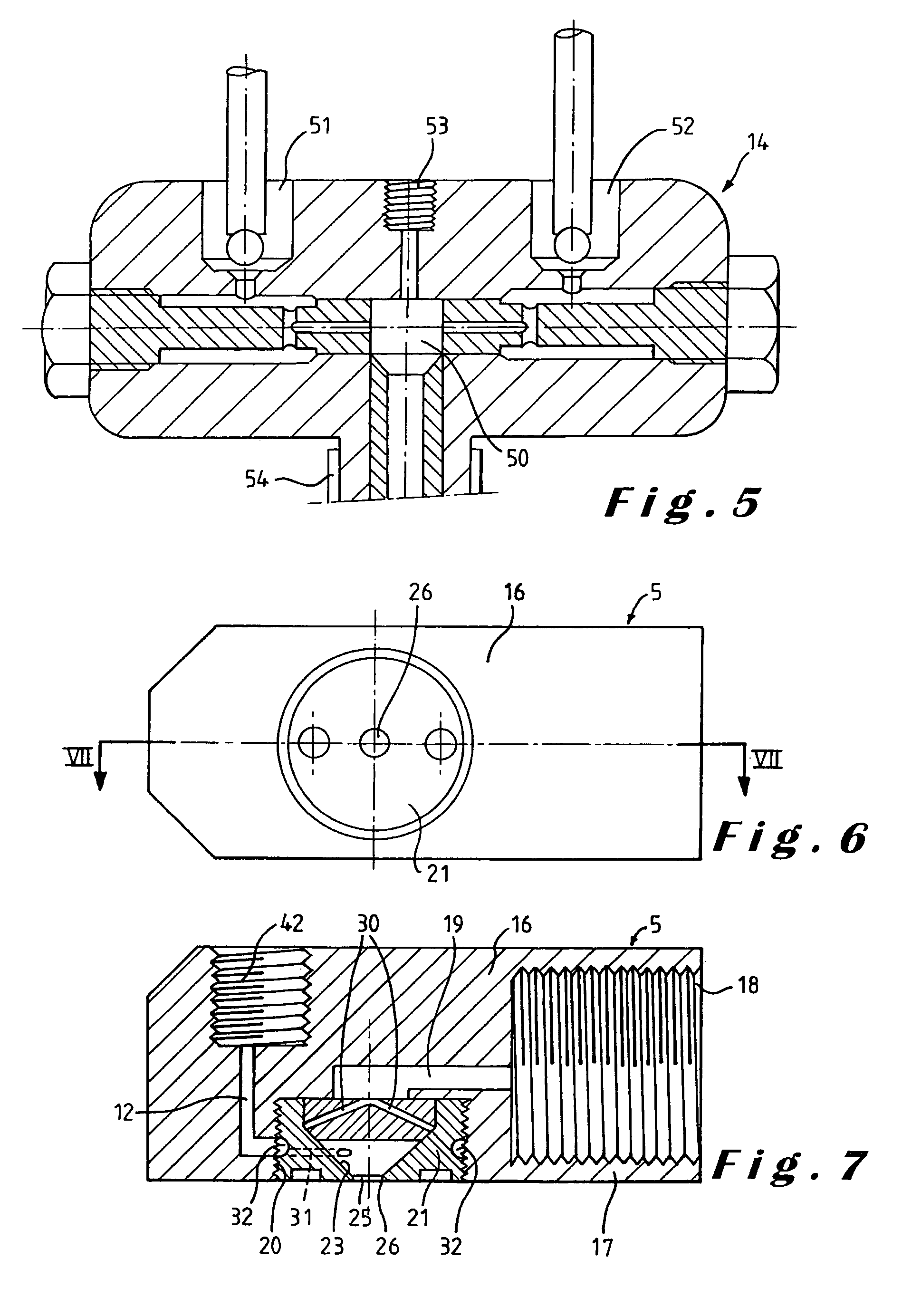 Method for producing a moulded article comprising a sprayed polyurethane layer