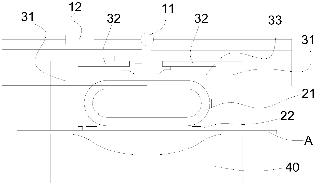 Device and method for constant-pressure electromagnetic forming of metal plate under action of heterodromous currents