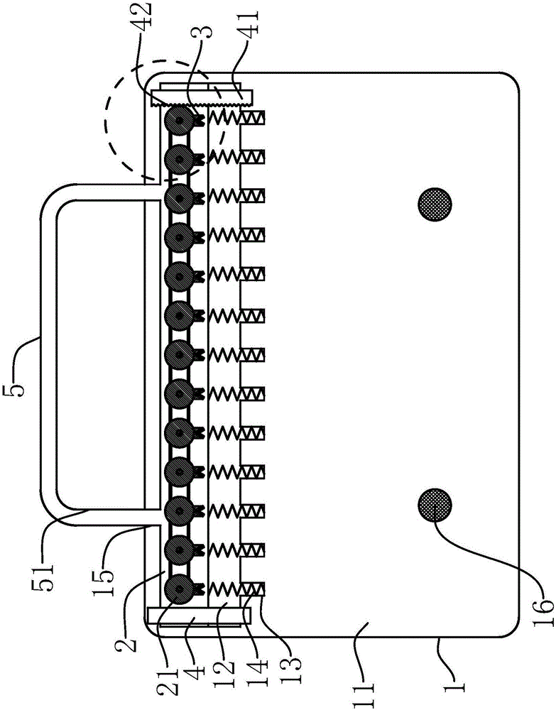 Garden chair having cleaning structure