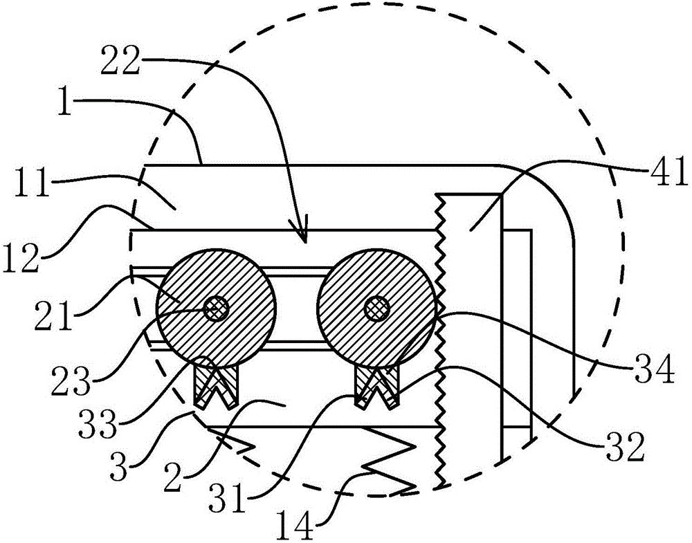 Garden chair having cleaning structure