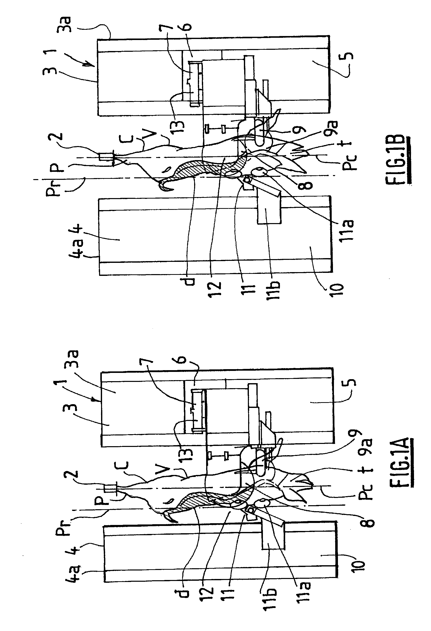 Driving of a splitting tool holder for an animal carcass splitting machine