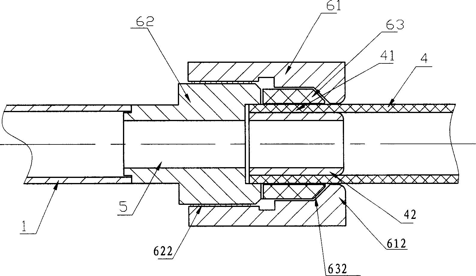 Cool heat exchanger having oscillation reducing structure