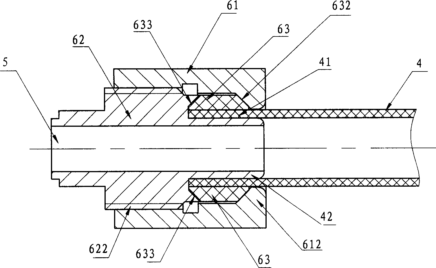 Cool heat exchanger having oscillation reducing structure