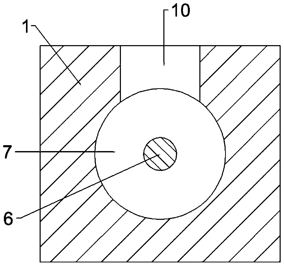 A steel pipe oiling maintenance equipment with clamping function for building construction