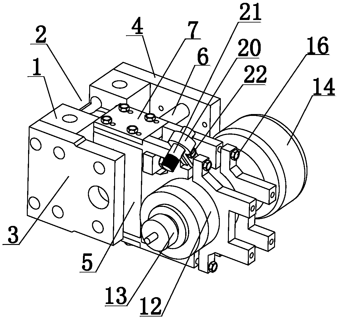 Aluminum foil tape traction device for compound machine