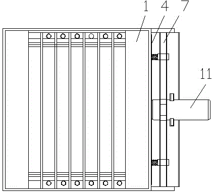 Multi-track pennisetum sinese seeding apparatus and seeding method thereof