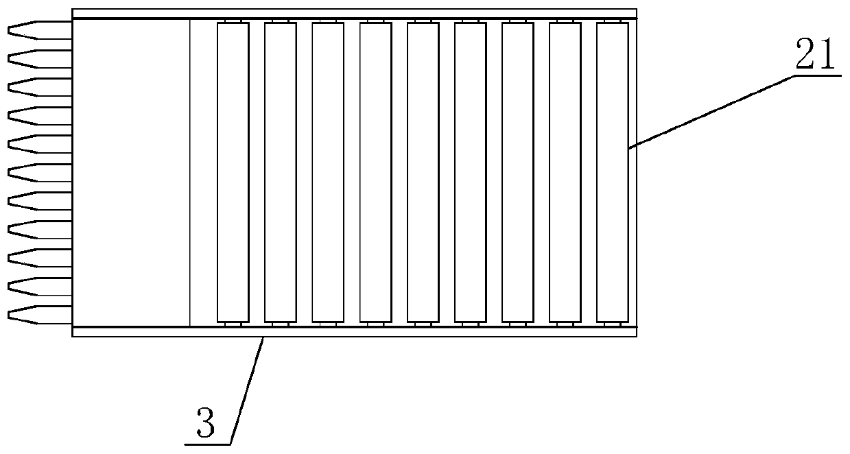 A construction waste crushing device