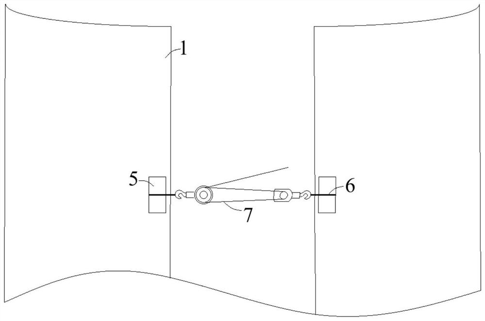 Device and method for aligning longitudinal joint between furnace shells of hot air furnace