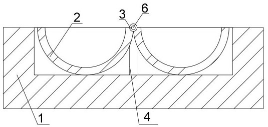 Stainless steel processing equipment facilitating discharging