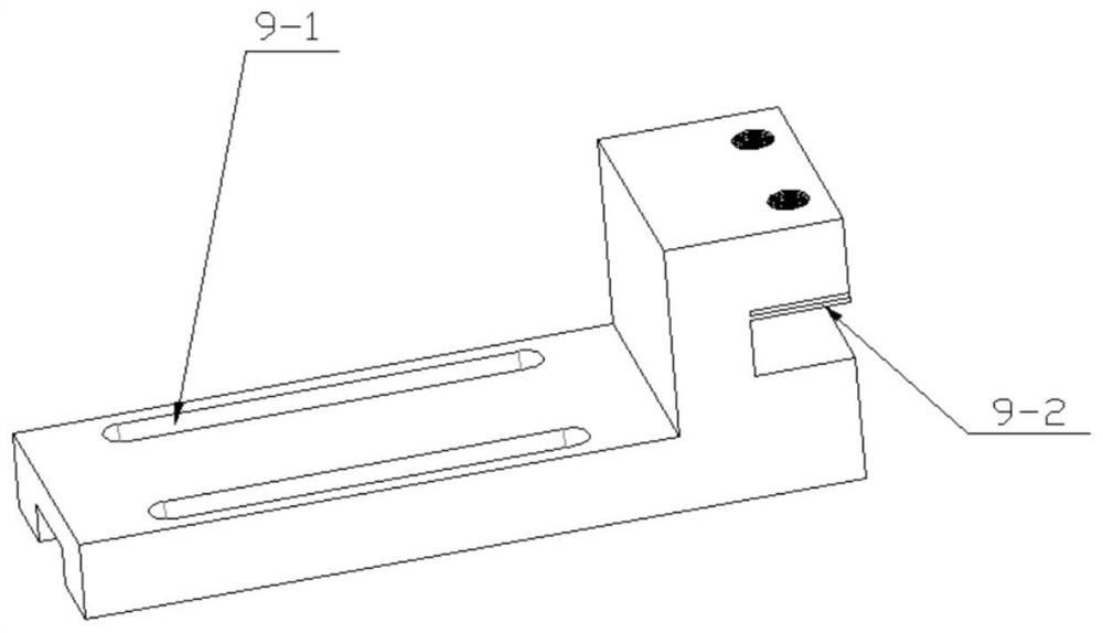 Multi-angle circular stretching device for film