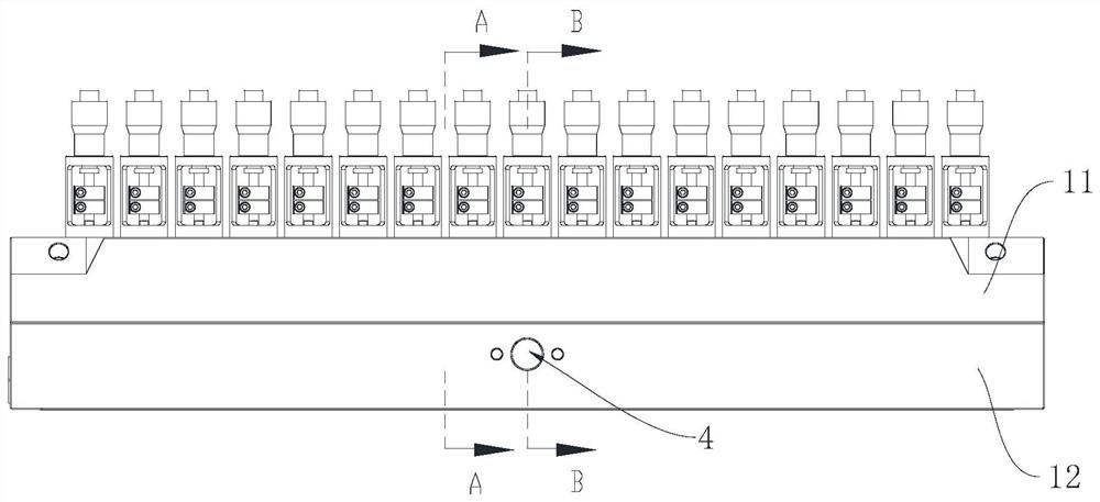 A slit coating die