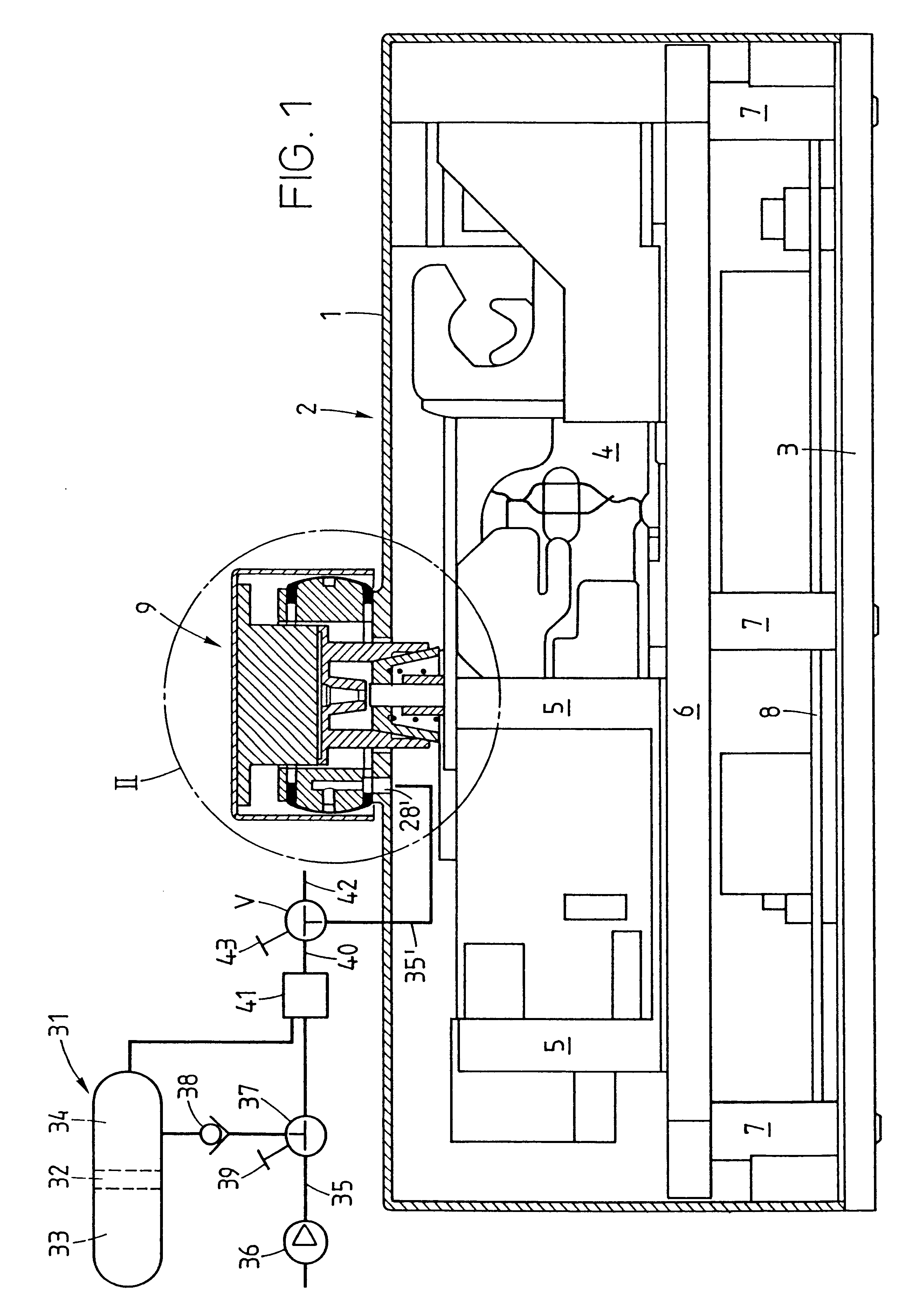 Weighing scale with a combined sealing and arresting device