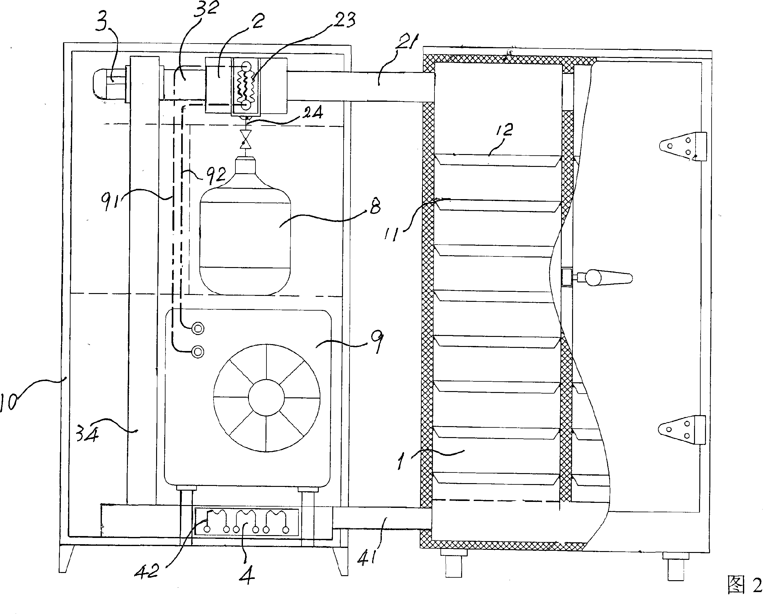 Method for extracting fragrant liquor and essential oil from aromatic plants by dry-process